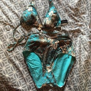 Halter top bikini set! Endless sun size small!